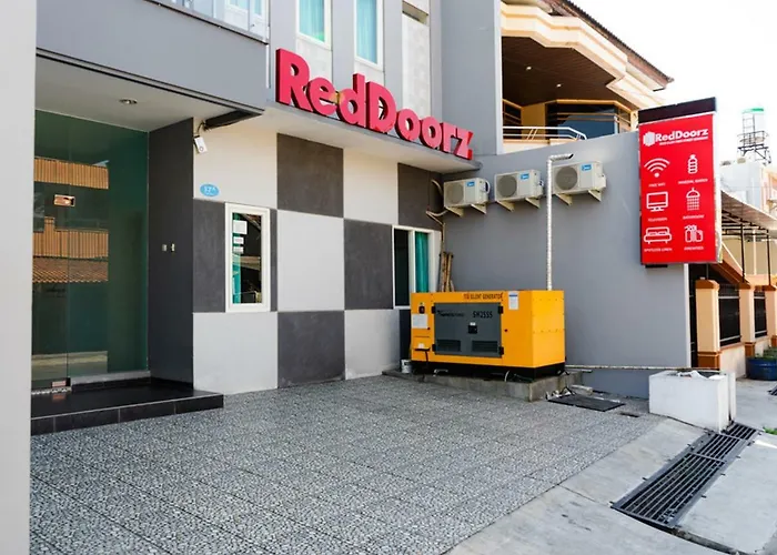 RedDoorz Near Gajah Mada Street
